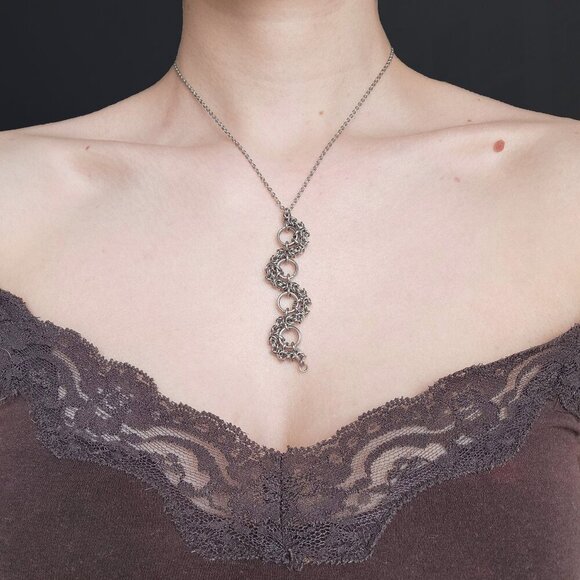 Gothic silver snake necklace ✦ Handmade rosary style chainmaille necklace ✦ - Picture 2 of 10